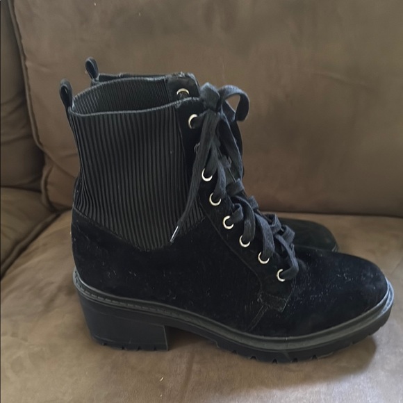 Black Women's Ankle Boots - Picture 3 of 4